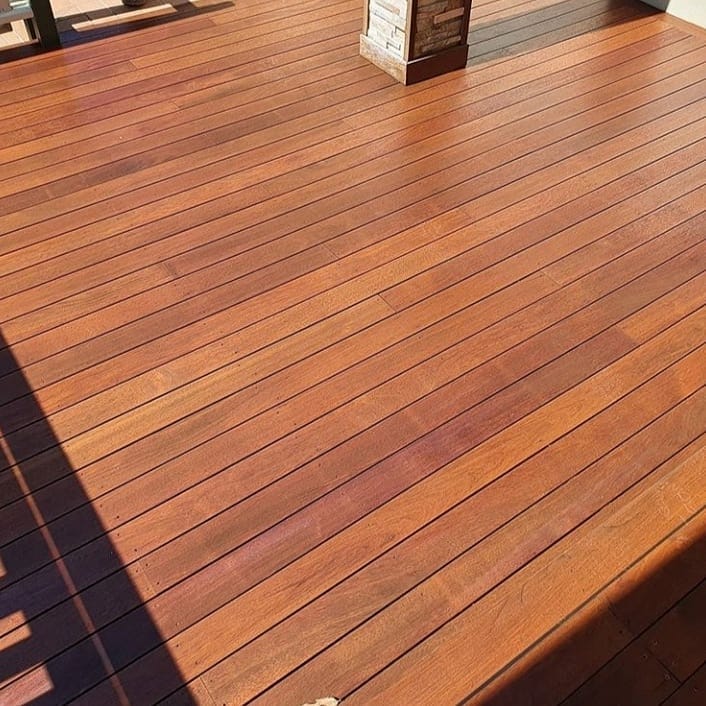 Restauración de deck de Cumaru y tratamiento impermeable (2)